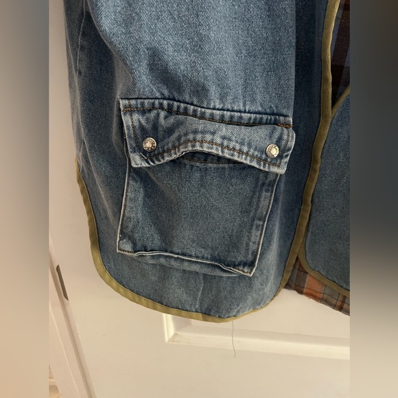 The western gold oversized denim jacket with plaid interior small/medium - Picture 11 of 13